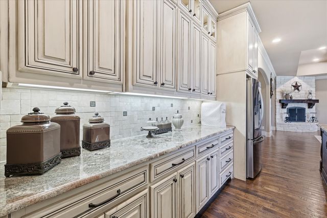 800 Stonewood Boulevard, Bartonville, TX 76226