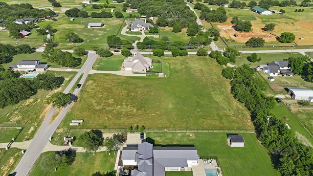 800 Stonewood Boulevard, Bartonville, TX 76226
