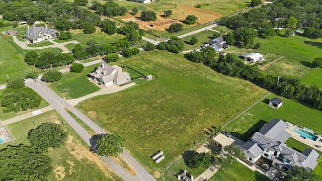 800 Stonewood Boulevard, Bartonville, TX 76226