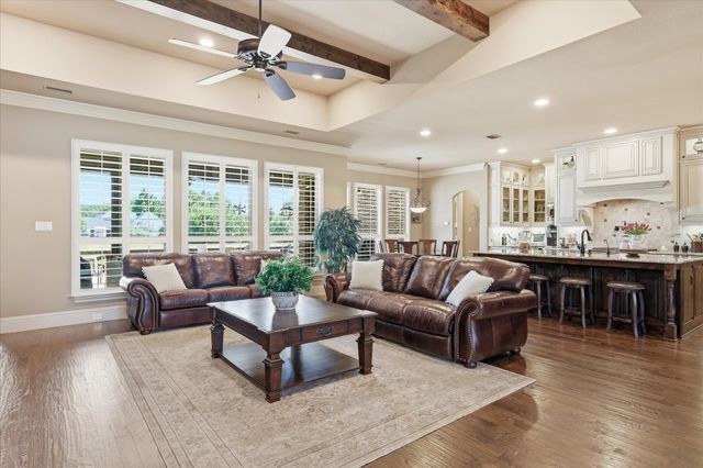 800 Stonewood Boulevard, Bartonville, TX 76226