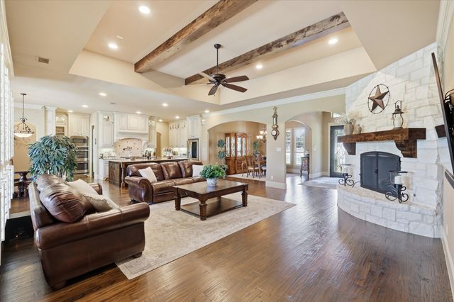 800 Stonewood Boulevard, Bartonville, TX 76226