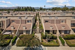 18417 Collins Street D, Tarzana (los Angeles), CA 91356