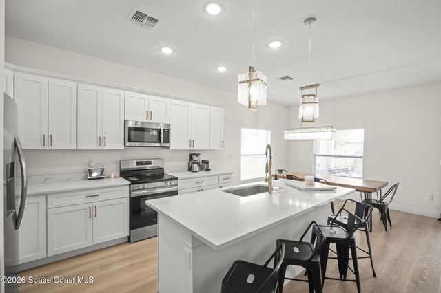 8336 100th Avenue, Vero Beach, FL 32967