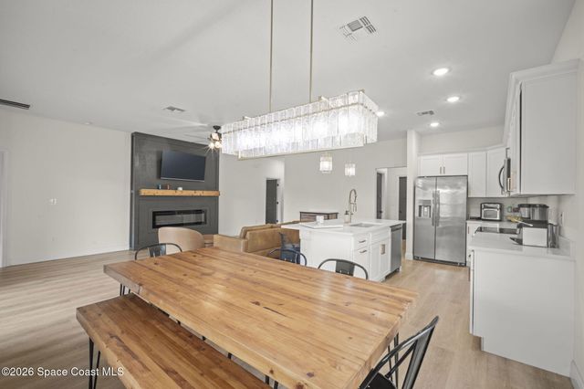 8336 100th Avenue, Vero Beach, FL 32967