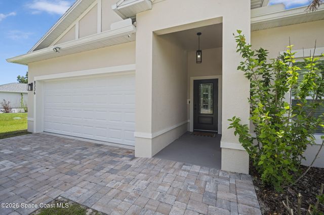 8336 100th Avenue, Vero Beach, FL 32967