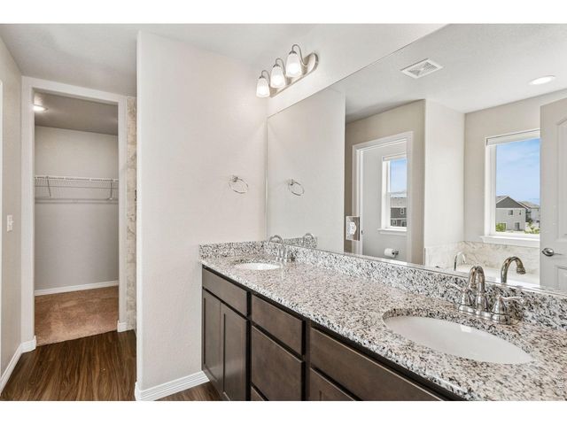 1649 Northcroft Dr, Windsor, CO 80550