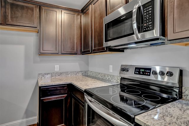 2735 W Washington Street, Denison, TX 75020