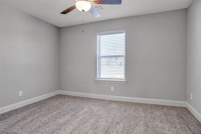 2735 W Washington Street, Denison, TX 75020