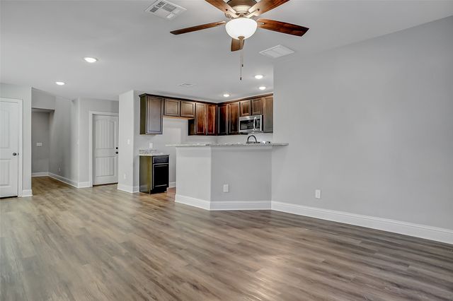 2735 W Washington Street, Denison, TX 75020