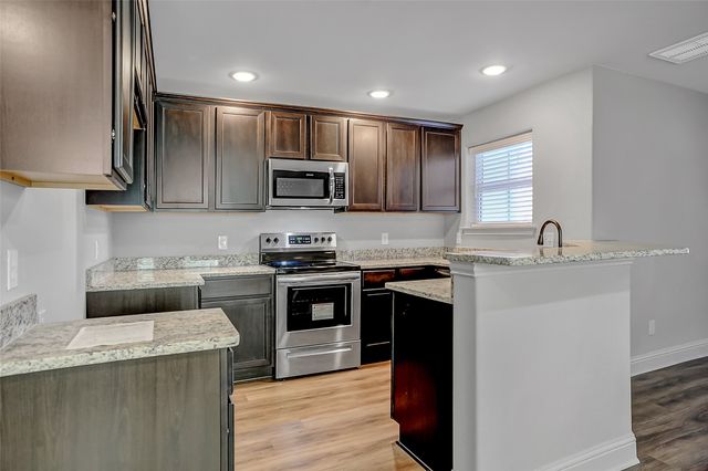 2735 W Washington Street, Denison, TX 75020