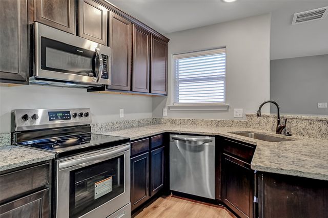 2735 W Washington Street, Denison, TX 75020