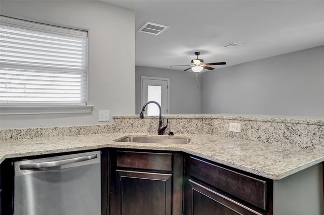 2735 W Washington Street, Denison, TX 75020