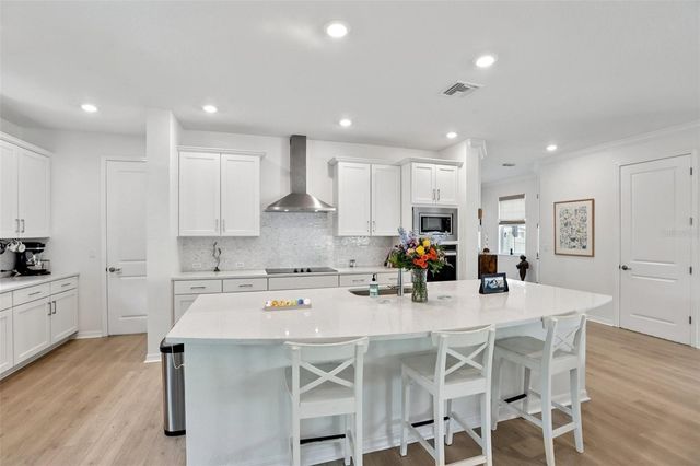 798 46TH AVENUE N, St Petersburg, FL 33703