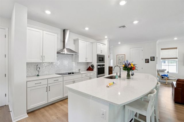 798 46TH AVENUE N, St Petersburg, FL 33703