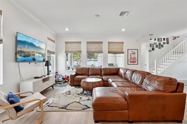 798 46TH AVENUE N, St Petersburg, FL 33703