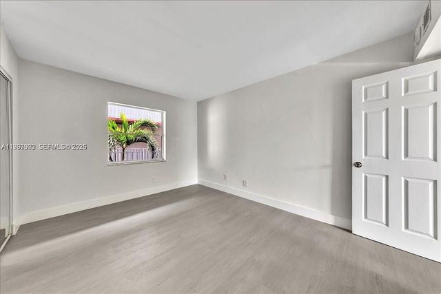 1750 W 46th St 433, Hialeah, FL 33012