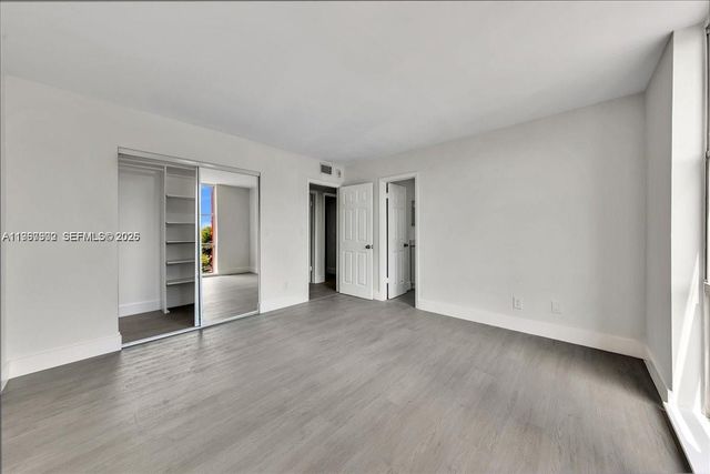 1750 W 46th St 433, Hialeah, FL 33012