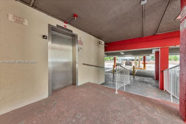 1750 W 46th St 433, Hialeah, FL 33012