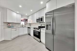 1750 W 46th St 433, Hialeah, FL 33012