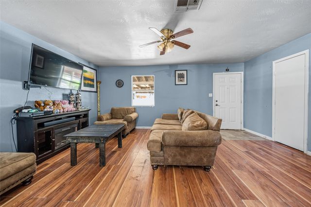 591 Seth Boulevard, Cleveland, TX 77328