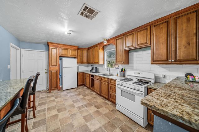 591 Seth Boulevard, Cleveland, TX 77328