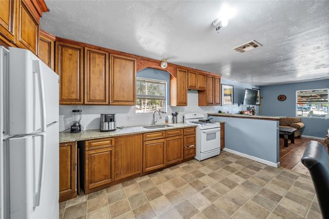 591 Seth Boulevard, Cleveland, TX 77328