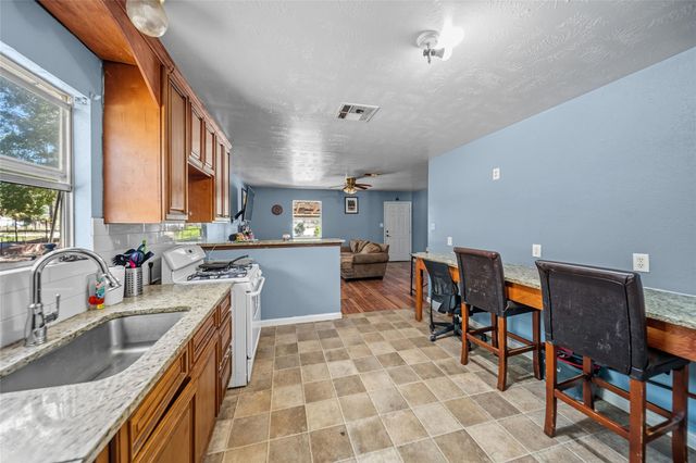 591 Seth Boulevard, Cleveland, TX 77328