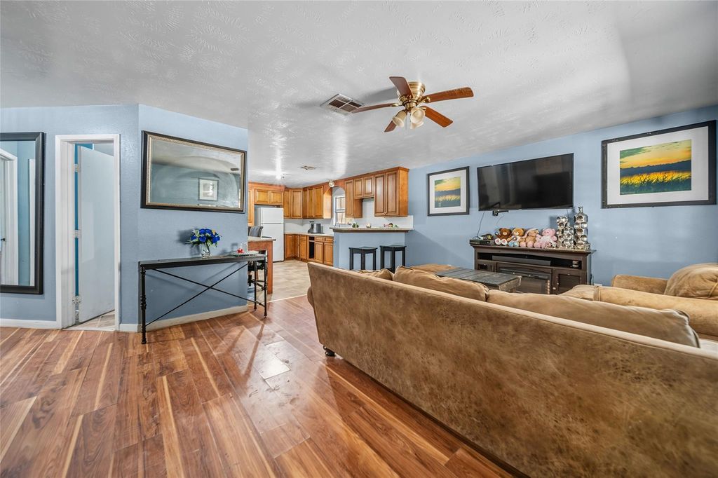 591 Seth Boulevard, Cleveland, TX 77328