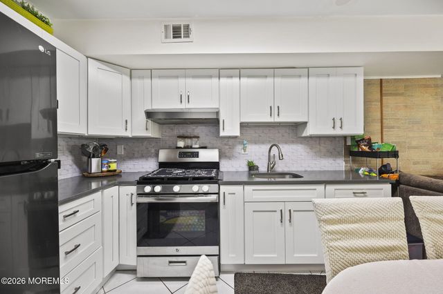29 English Club Drive, Englishtown, NJ 07726