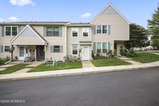 29 English Club Drive, Englishtown, NJ 07726