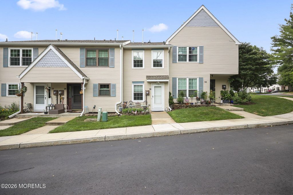 29 English Club Drive, Englishtown, NJ 07726