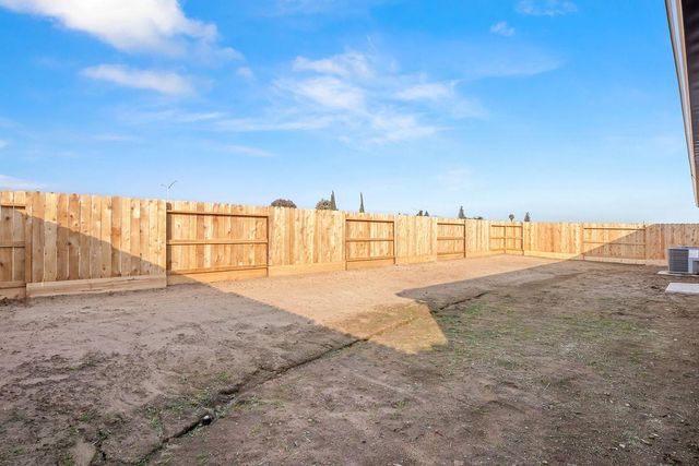 5121 E Audrie Avenue, Fresno, CA 93725