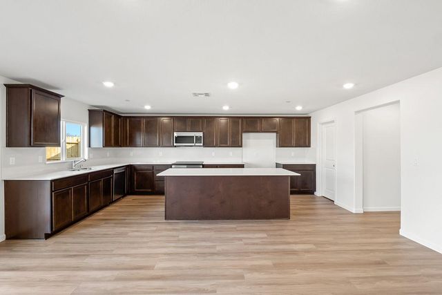 5121 E Audrie Avenue, Fresno, CA 93725