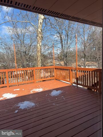 801 S HOGA ST, Sterling, VA 20164