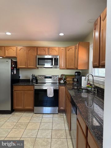 801 S HOGA ST, Sterling, VA 20164