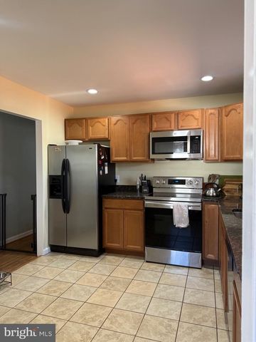 801 S HOGA ST, Sterling, VA 20164