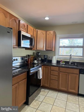 801 S HOGA ST, Sterling, VA 20164