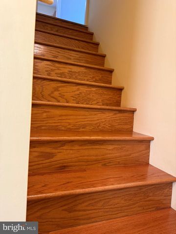 801 S HOGA ST, Sterling, VA 20164