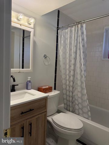 801 S HOGA ST, Sterling, VA 20164