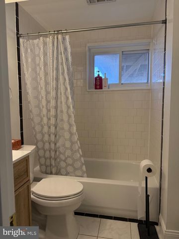 801 S HOGA ST, Sterling, VA 20164