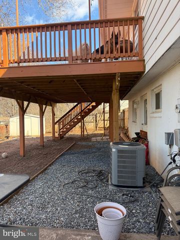 801 S HOGA ST, Sterling, VA 20164