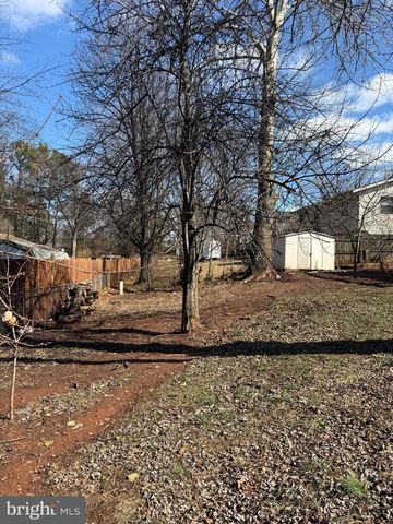 801 S HOGA ST, Sterling, VA 20164