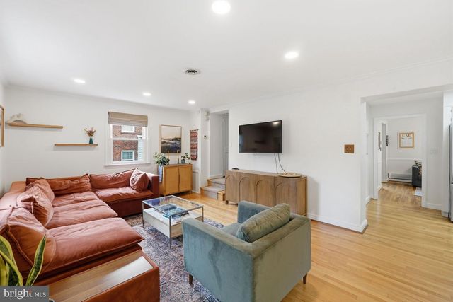 8007 WILDWOOD DR, Takoma Park, MD 20912