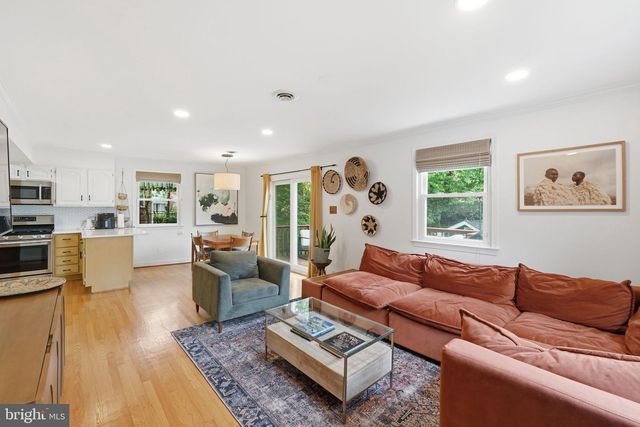 8007 WILDWOOD DR, Takoma Park, MD 20912
