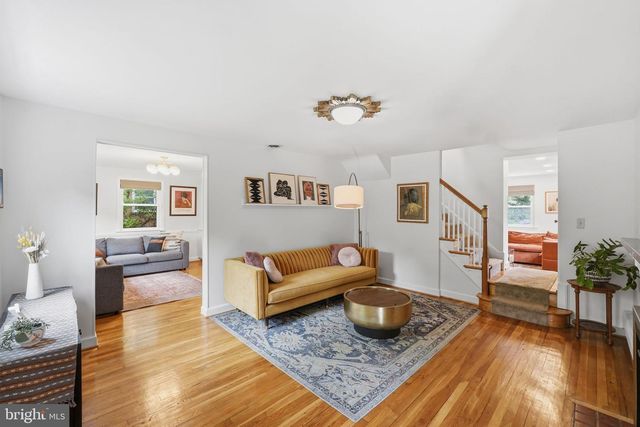 8007 WILDWOOD DR, Takoma Park, MD 20912