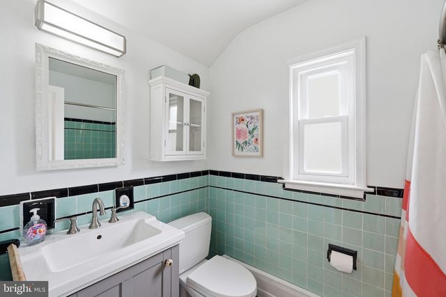 8007 WILDWOOD DR, Takoma Park, MD 20912