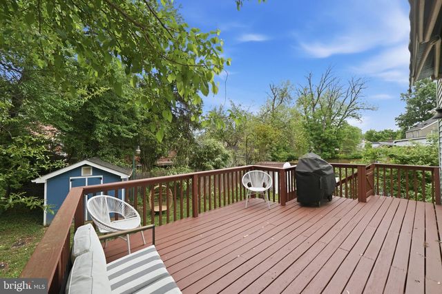 8007 WILDWOOD DR, Takoma Park, MD 20912
