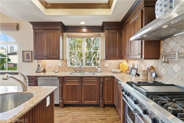 202 Avenue C, Redondo Beach, CA 90277