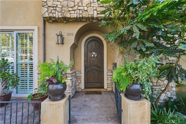 202 Avenue C, Redondo Beach, CA 90277