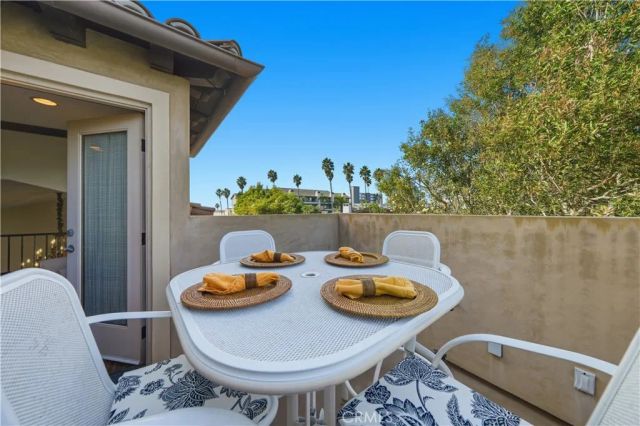 202 Avenue C, Redondo Beach, CA 90277